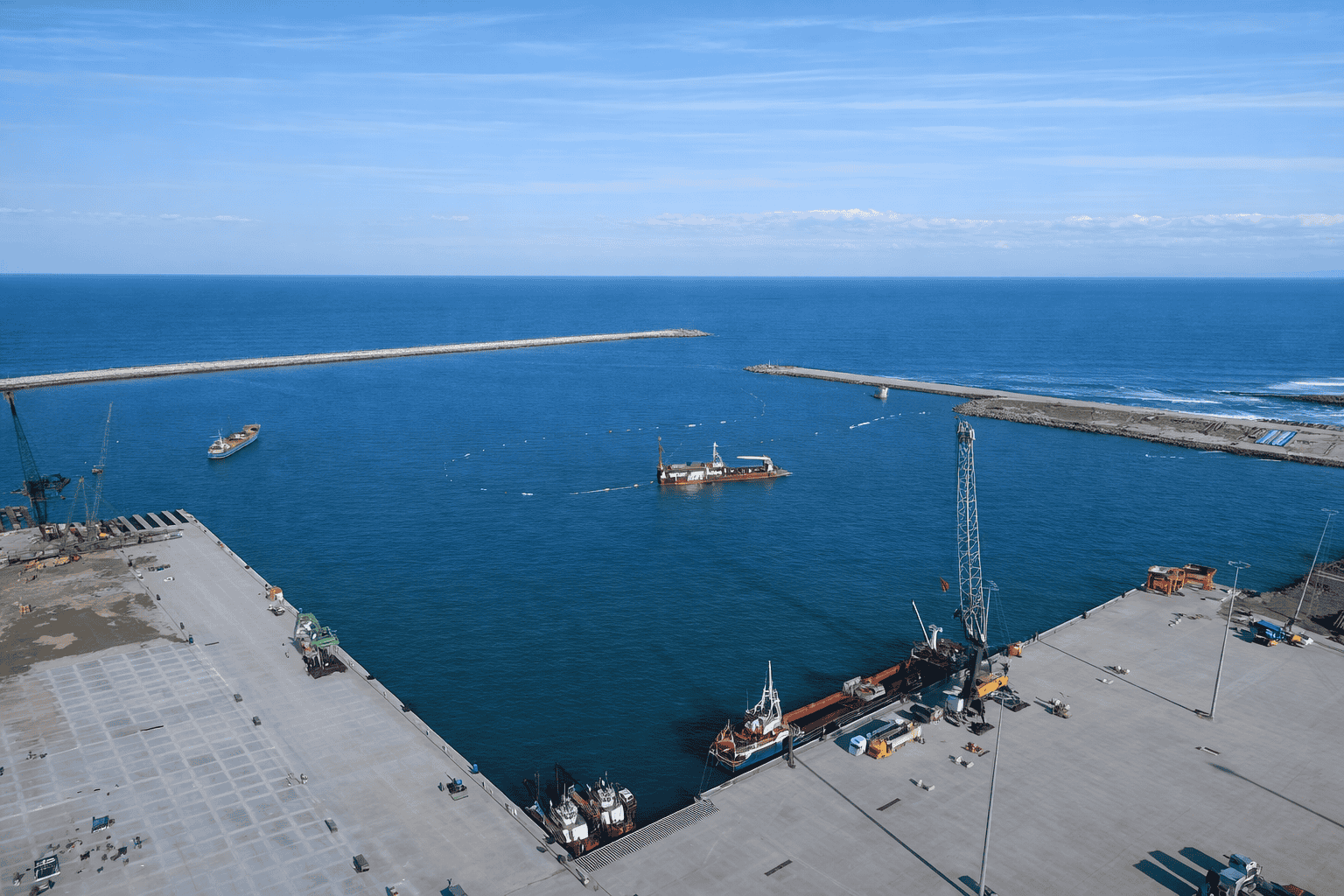 Karasu Limanı İçtaş 
 Yap, İşlet, Devret Projesi Rıhtım İnşaatı